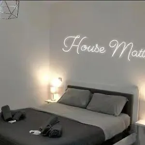 https://house-mattia.barihotels.org